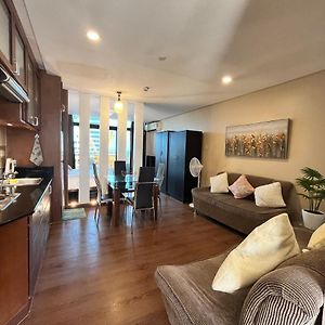 Appleone Ayala Condo With Balcony